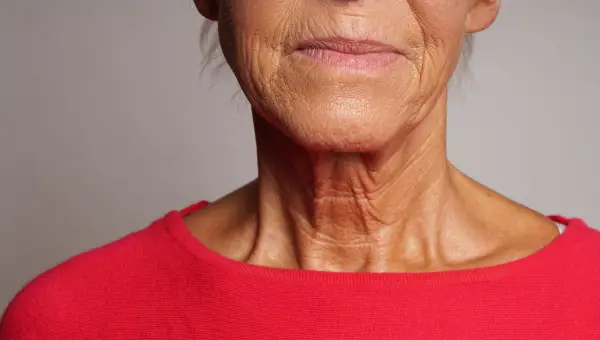 bas du visage de femme relâché