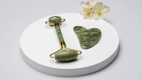 rouleau de jade pour massage facial